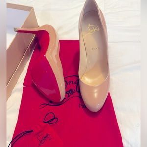 Brand New, Louboutin Nude Patent Pump